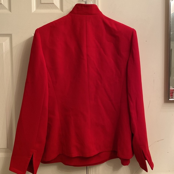 Neiman Marcus exclusive red suit set - Picture 2 of 10